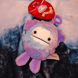 NWT Eden the Bigfoot Valentines Day Exclusive Squishmallows 3.5" Clip